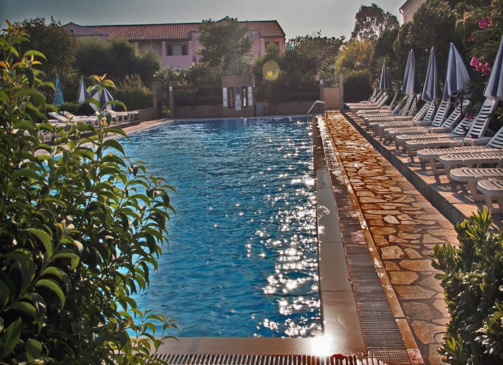 Nireas Resort Corfu アカラヴィ エクステリア 写真