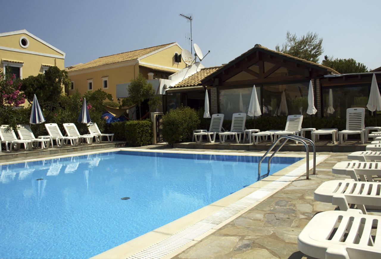 Nireas Resort Corfu アカラヴィ エクステリア 写真