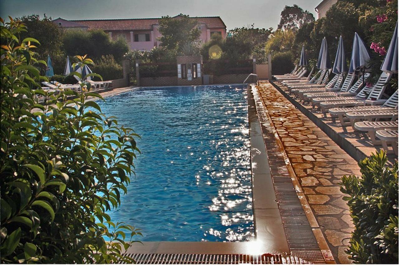 Nireas Resort Corfu アカラヴィ エクステリア 写真